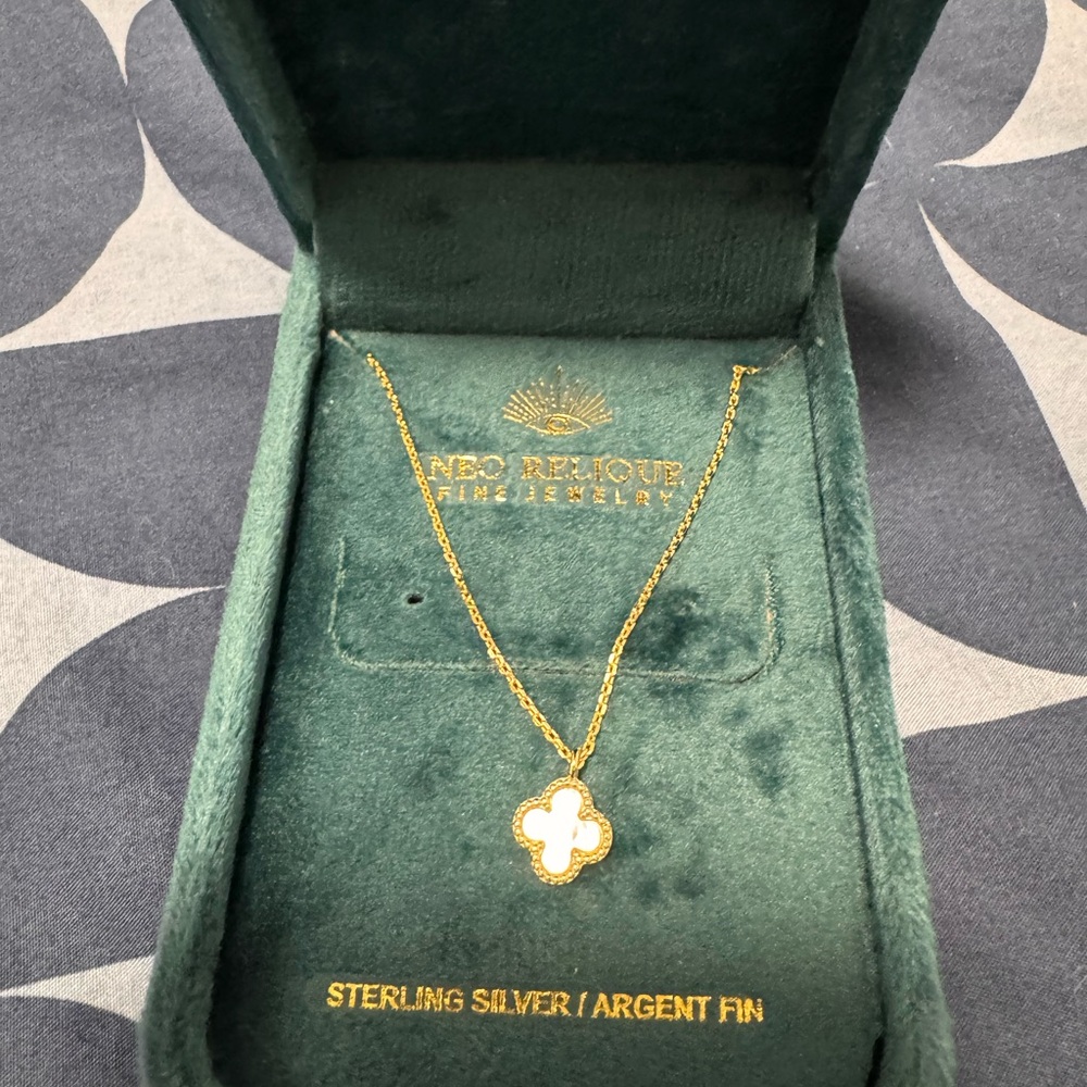 SOLD! Gold Clover Pendant Necklace